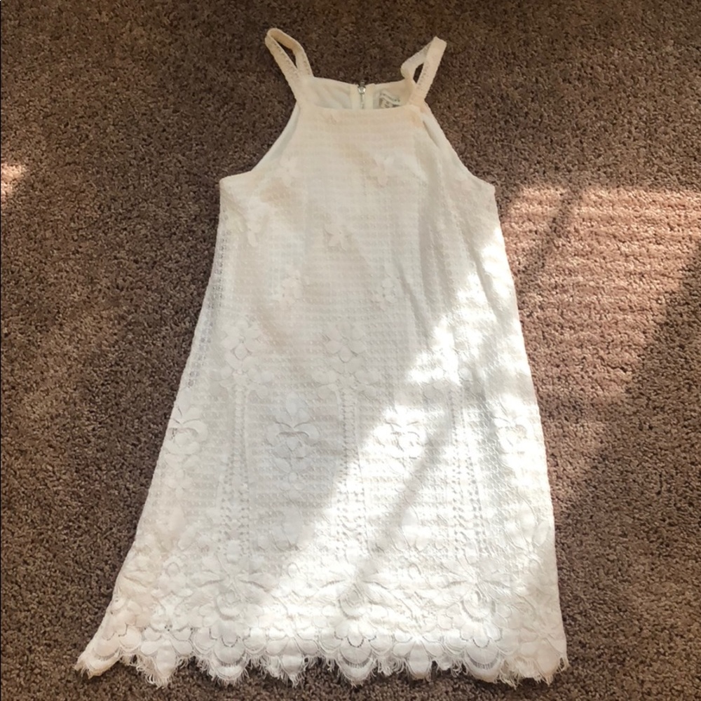 Pretty White Floral / Lace Dress